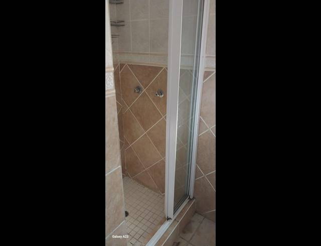 2 BEDROOM TOWNHOUSE FOR SALE IN VANDERBIJLPARK CE 2..